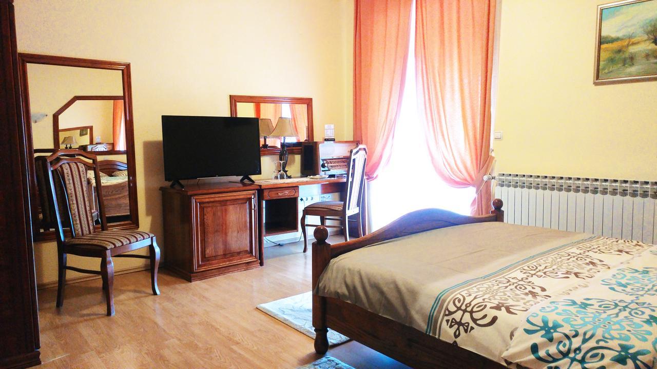 Hotel Derby Orasje Esterno foto
