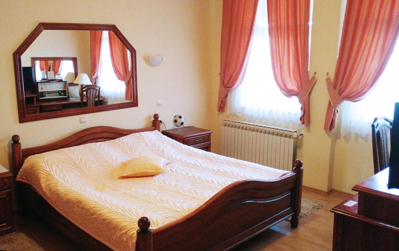 Hotel Derby Orasje Esterno foto